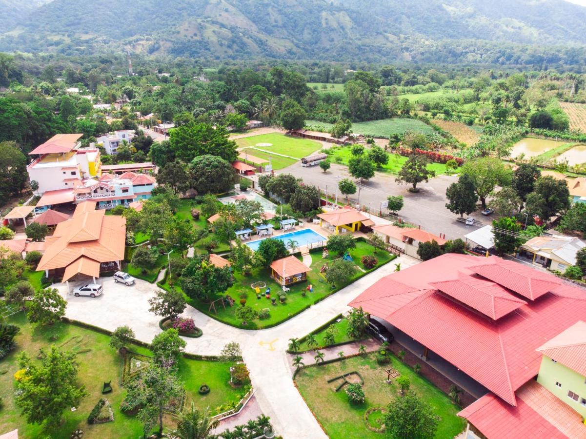 Deluxe Suites Guacamayos - Eco-Lodge & Swimming Pool Bonao 외부 사진