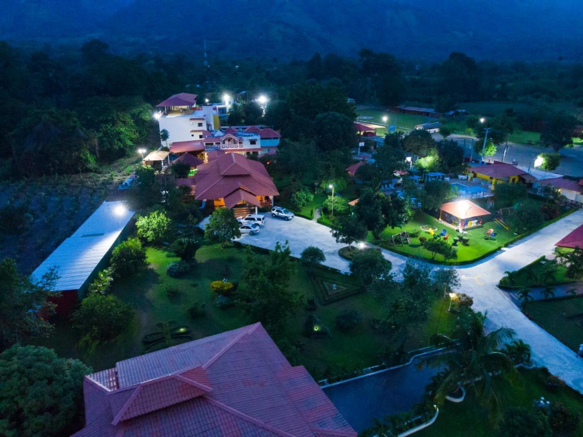 Deluxe Suites Guacamayos - Eco-Lodge & Swimming Pool Bonao 외부 사진