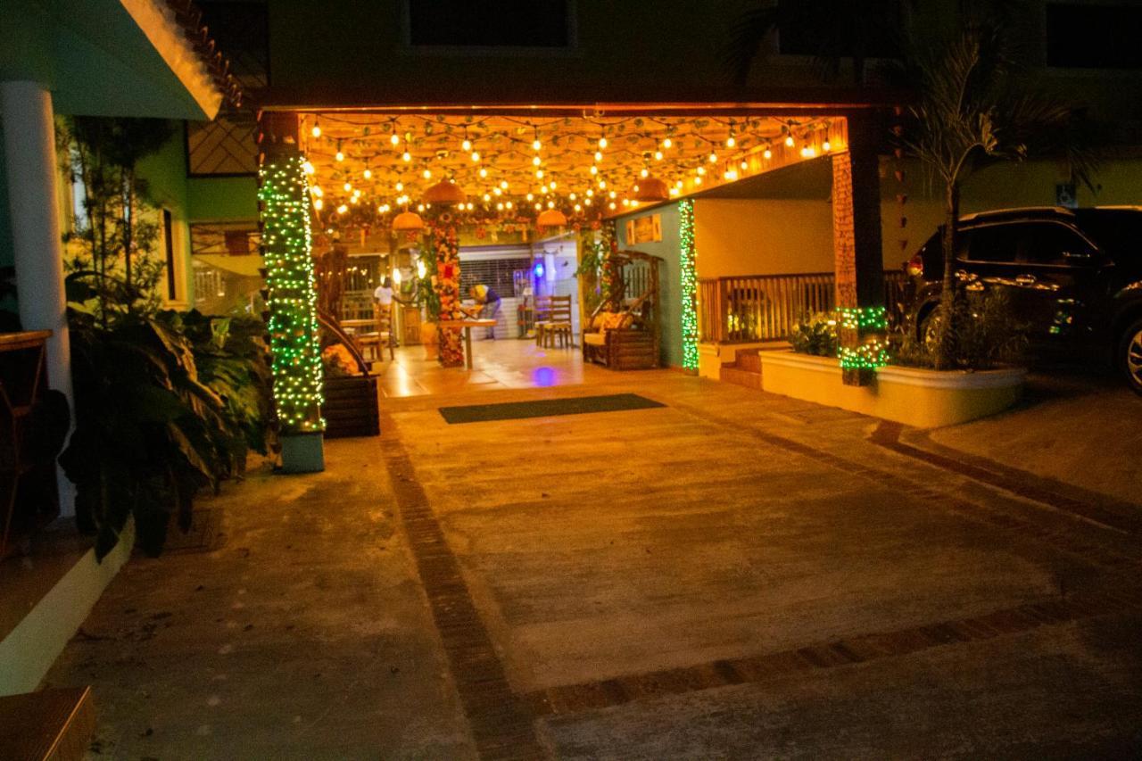 Deluxe Suites Guacamayos - Eco-Lodge & Swimming Pool Bonao 외부 사진